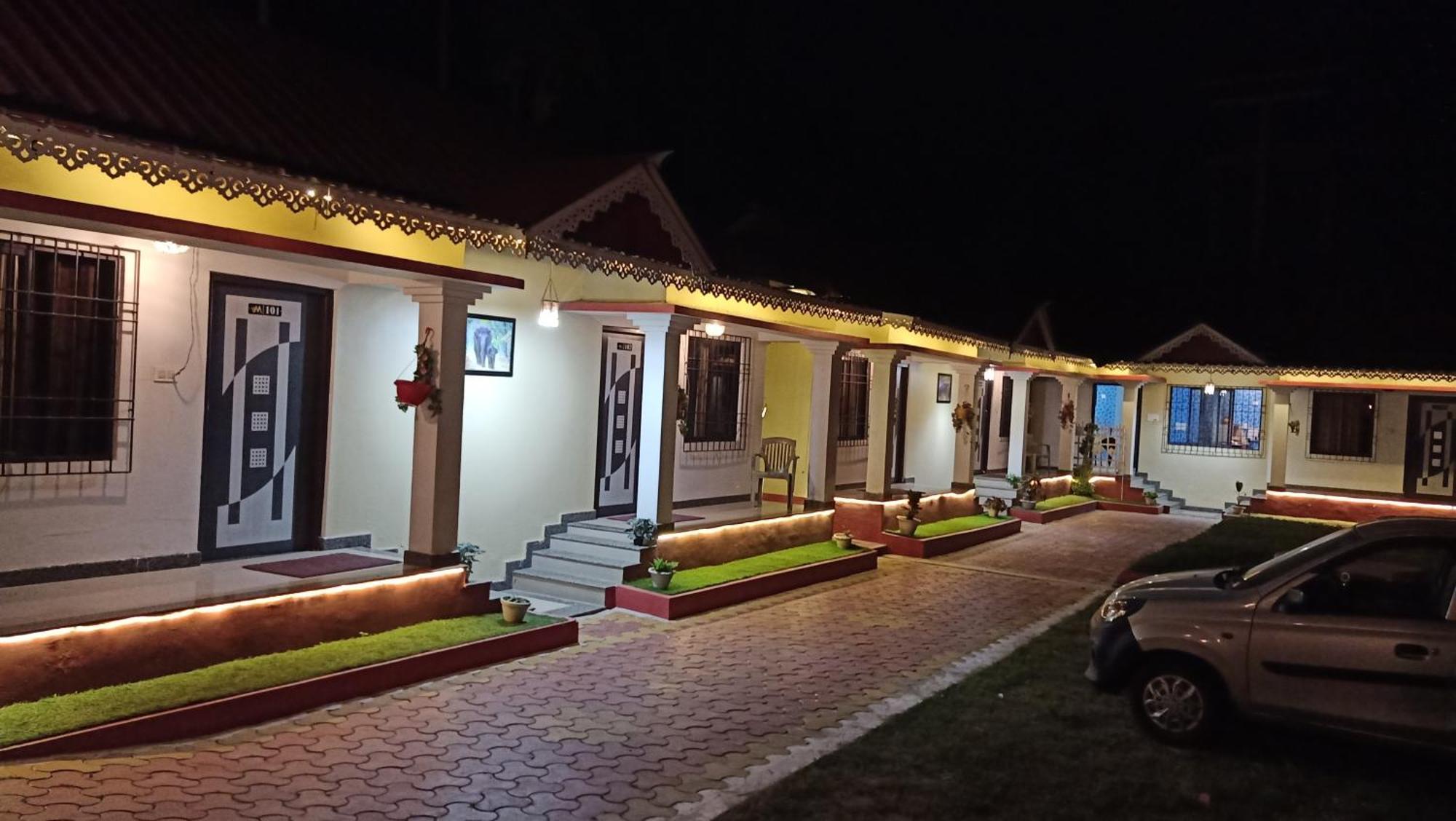 Viswamurti Resorts Chālsa Zewnętrze zdjęcie